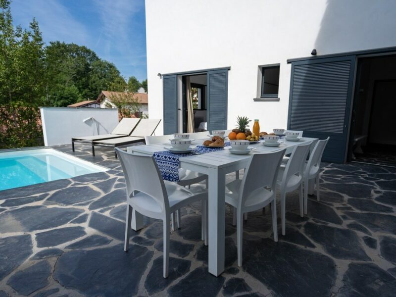 VILLA BEHERENA 16pers. Piscine, jardin, 600m de l'Océan à Guéthary (64)
